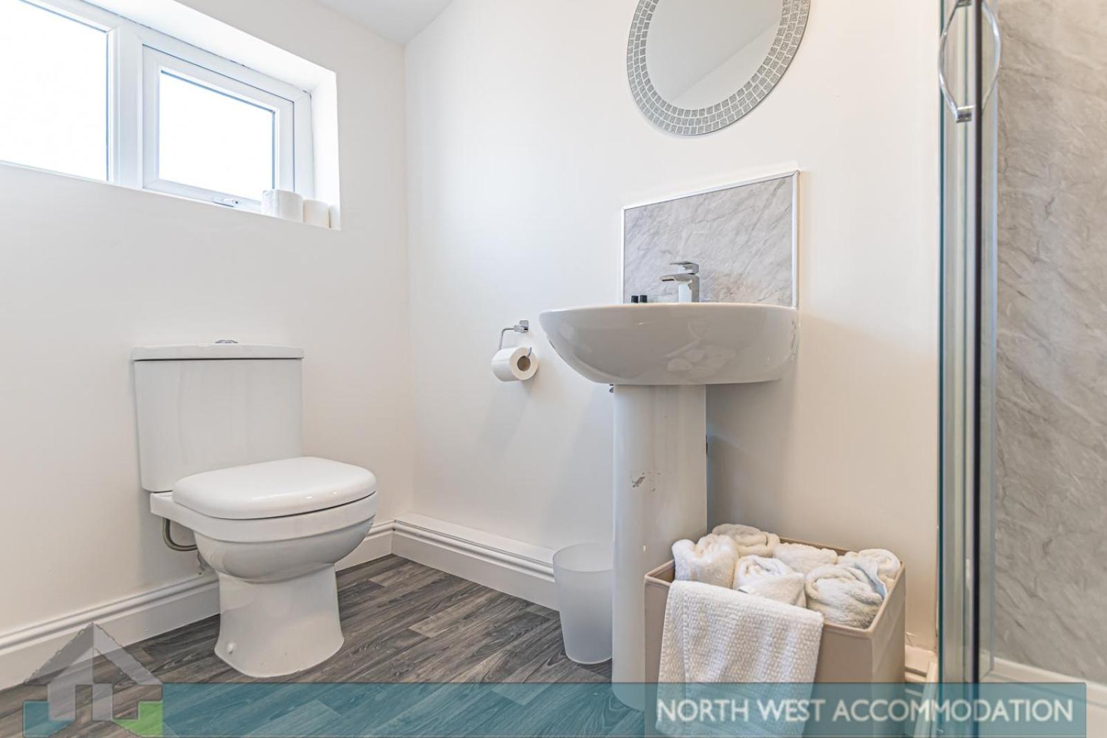 Wellfield Serviced Accommodation Warrington Exterior foto